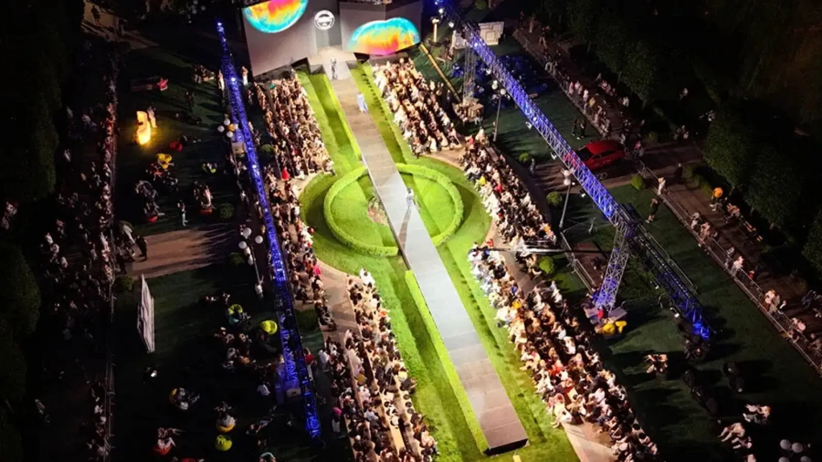 Inaugurarea: Săptămâna Creativă Românească: artă și moda se întâlnesc în București pentru RCW